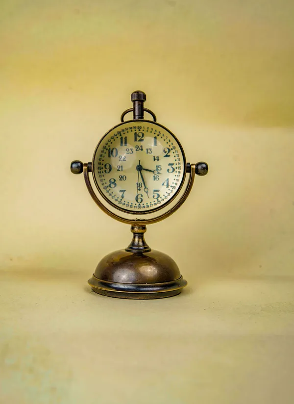 Antiqula_Epoch_3.1_Vintage_Brass_Spherical_Desk_Clock